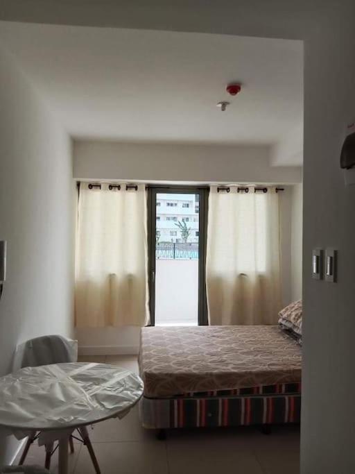 Feby Staycation Apartment *