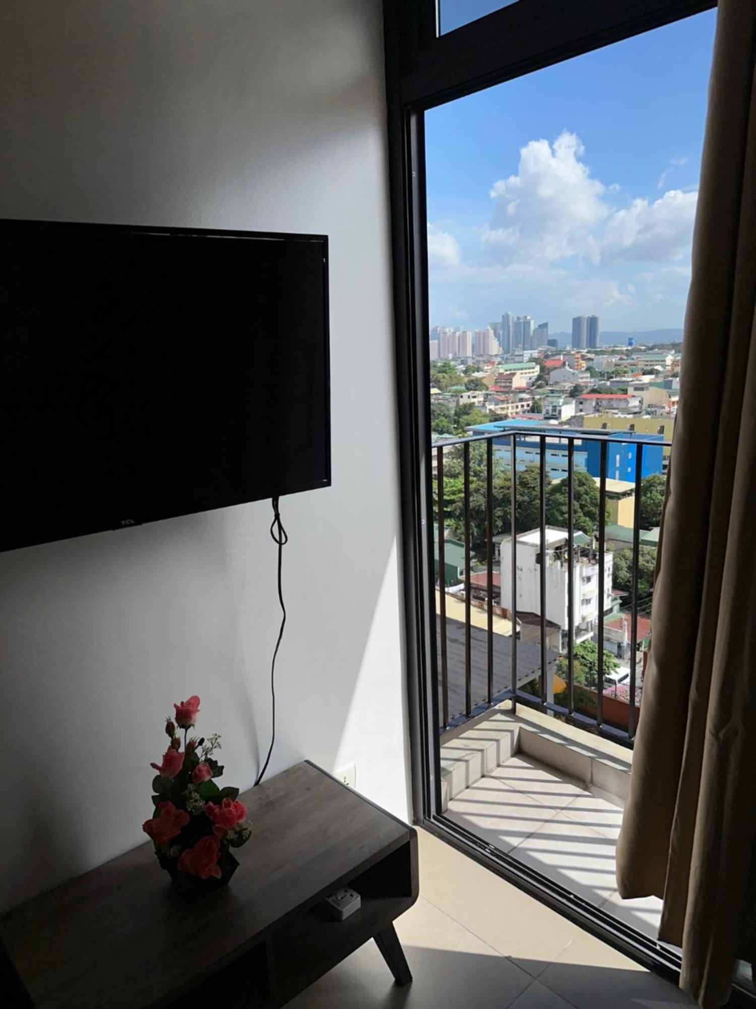 Apartment A With A View, 1 Bdrm With Balcony And Netflix Access