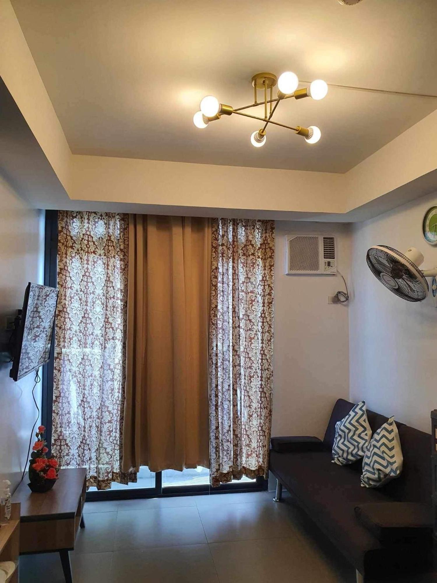 A With A View, 1 Bdrm With Balcony And Netflix Access Apartment Manila