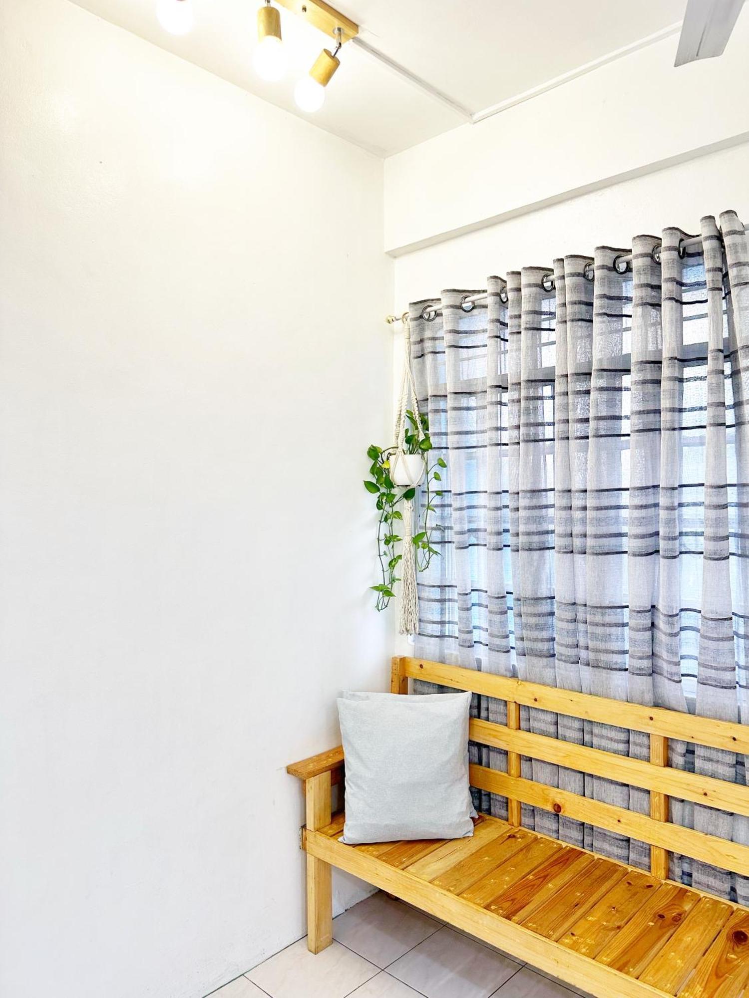 Backpackers - Nomadsmnl Homestay Manila
