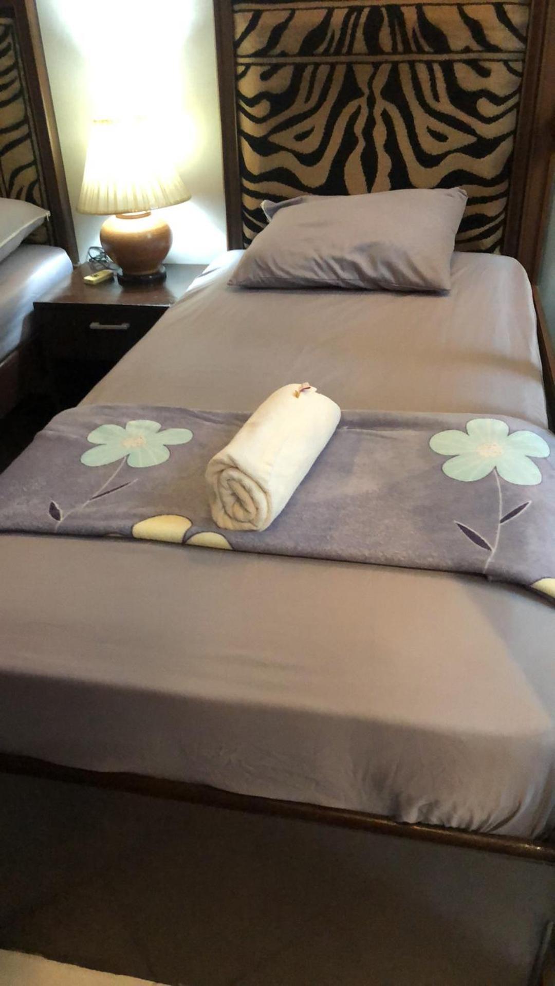 Apartment 2 Separate Units, 1br On 23rd Flr And 3br Penthouse On 41st Flr In Manila, Near Slec,us Embassy, Mall And Parks With Excellent View