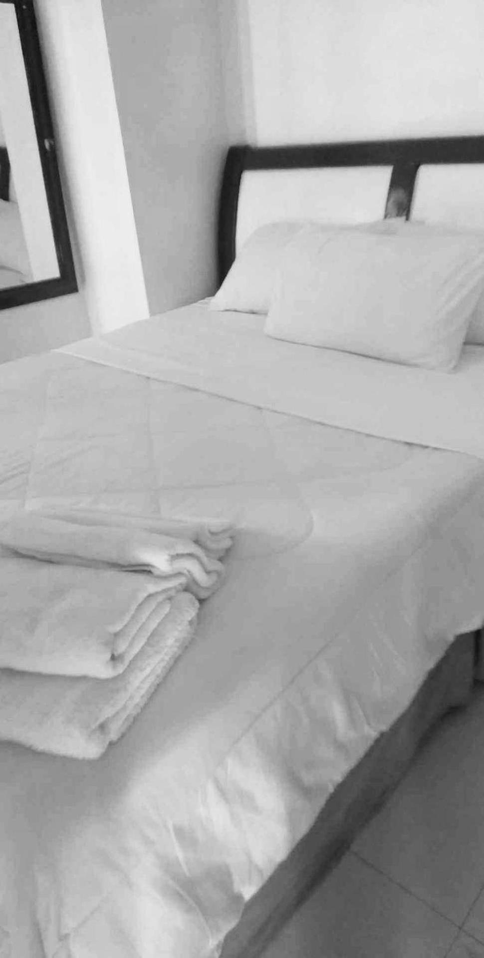 1 Bedroom With Balcony, Fully Furnished Overlooking Bay At Birch Tower, Malate, Apartment *