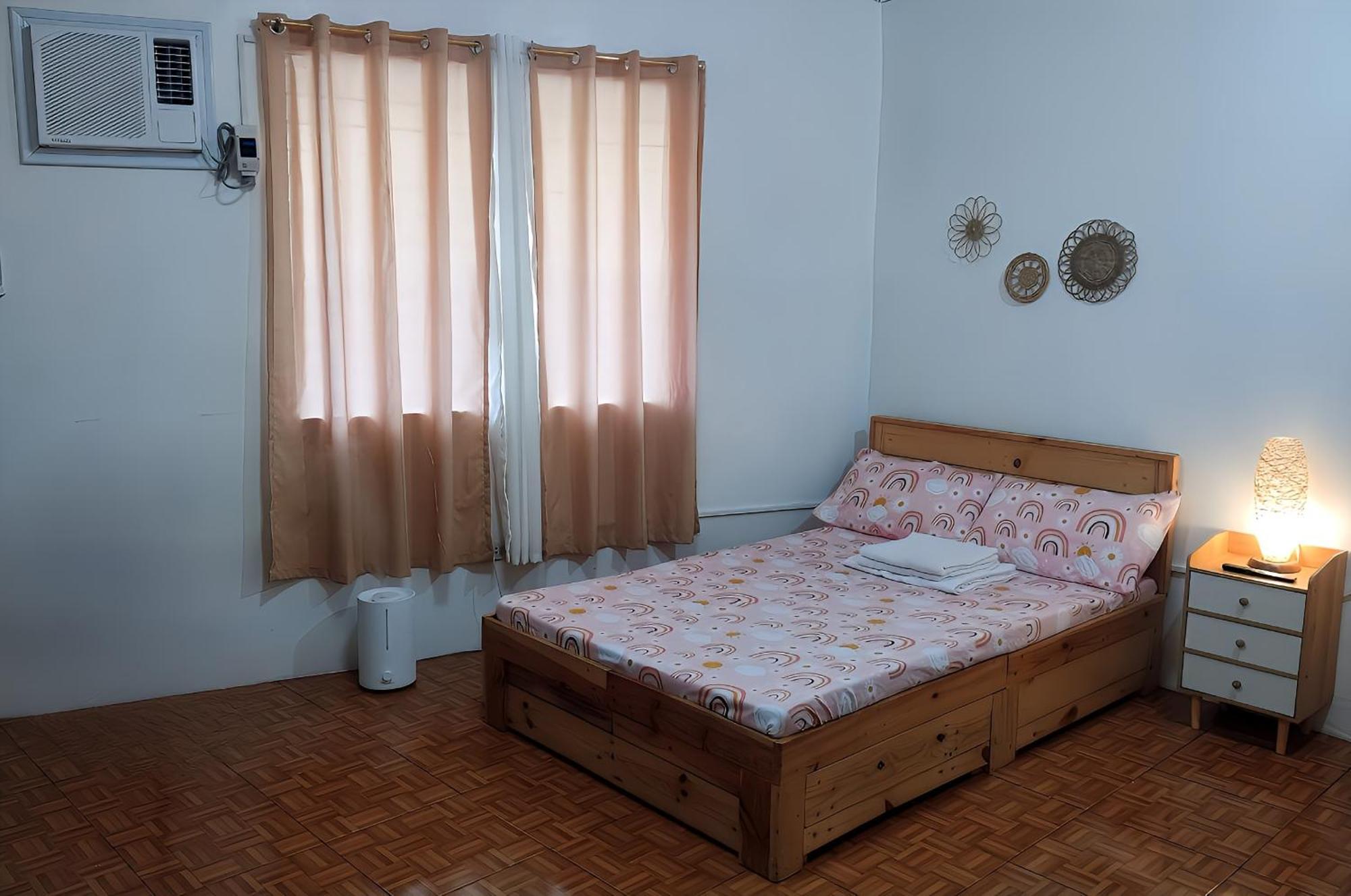 Wilhelmina's Staycation - North Caloocan Apartment