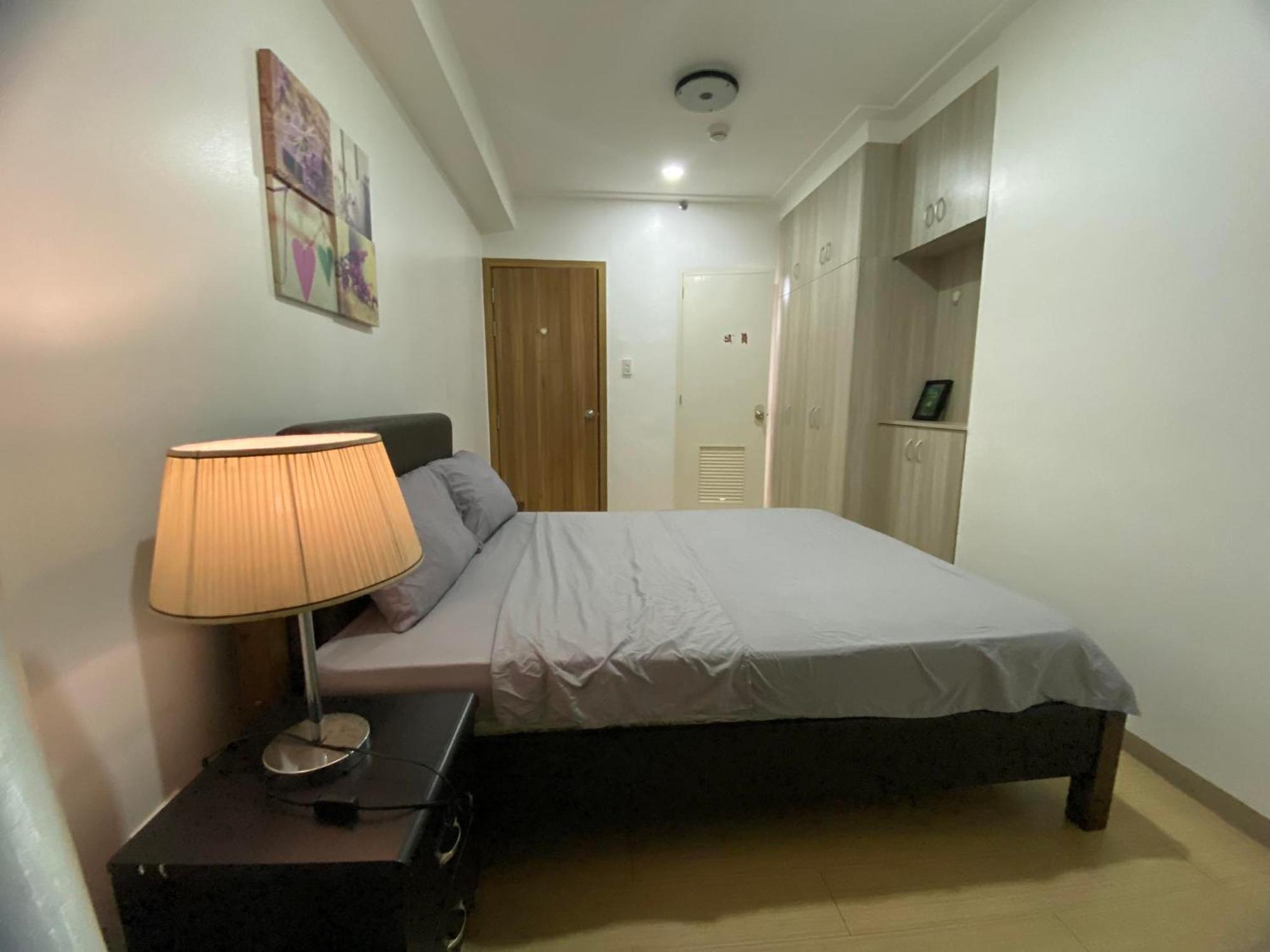 Snugglepod Condotel - Grand Riviera Suites, Us Embassy Manila, Roxas Blvd * Manila