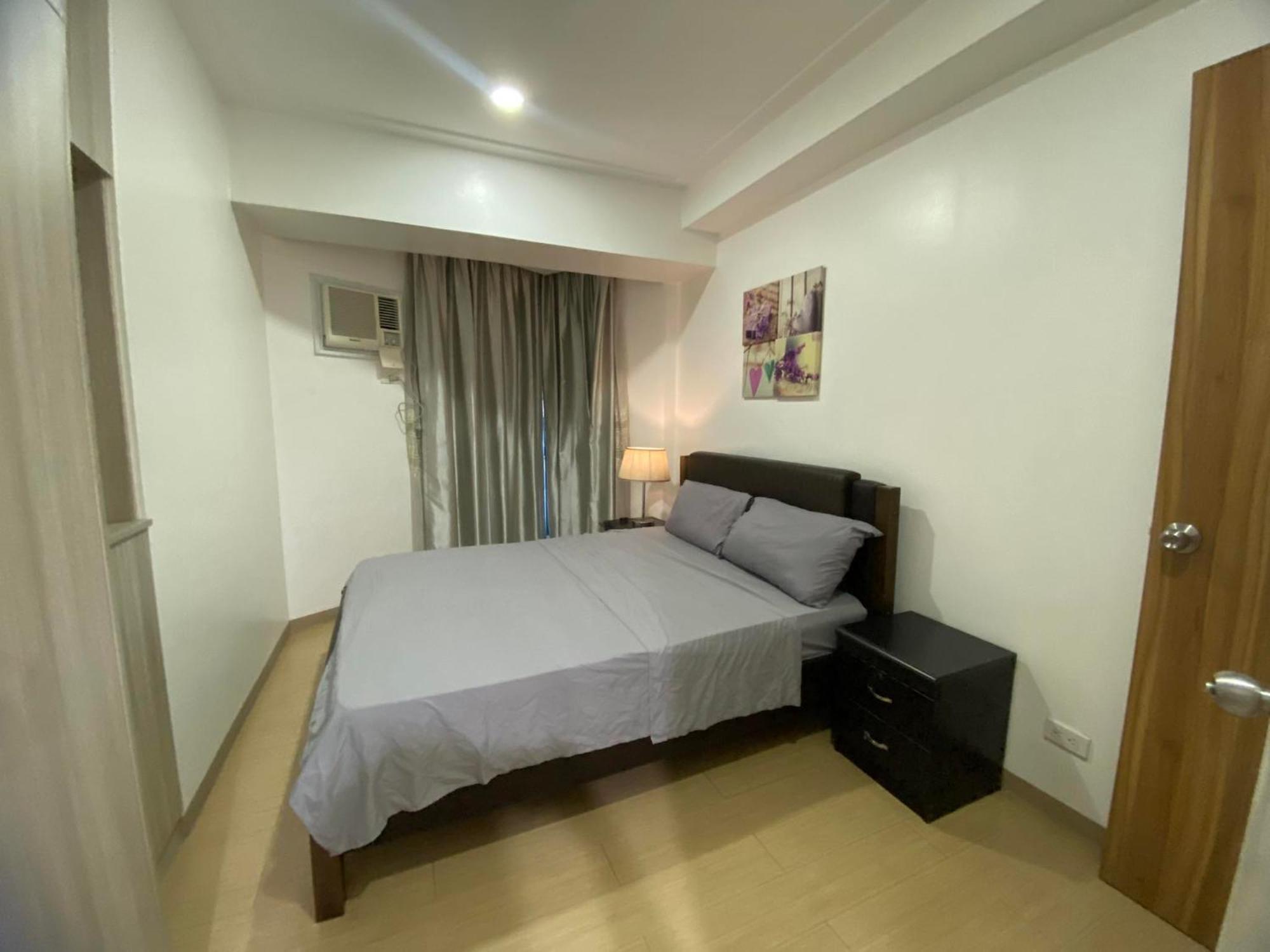 Snugglepod Condotel - Grand Riviera Suites, Us Embassy Manila, Roxas Blvd Aparthotel Manila