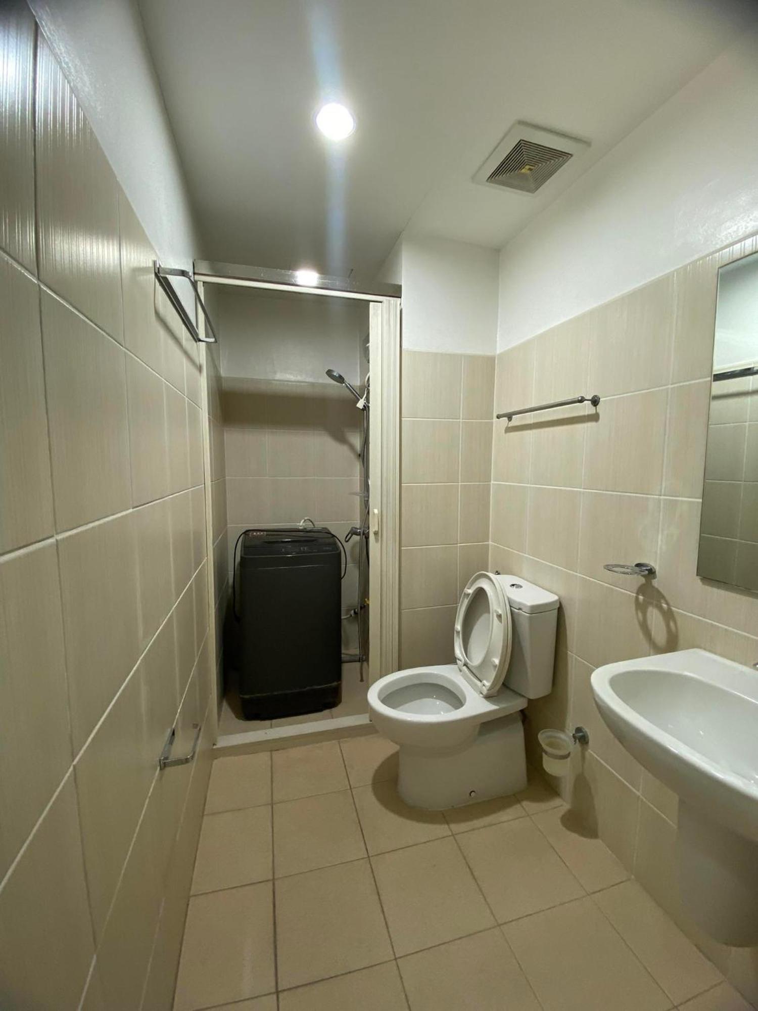Aparthotel Snugglepod Condotel - Grand Riviera Suites, Us Embassy Manila, Roxas Blvd