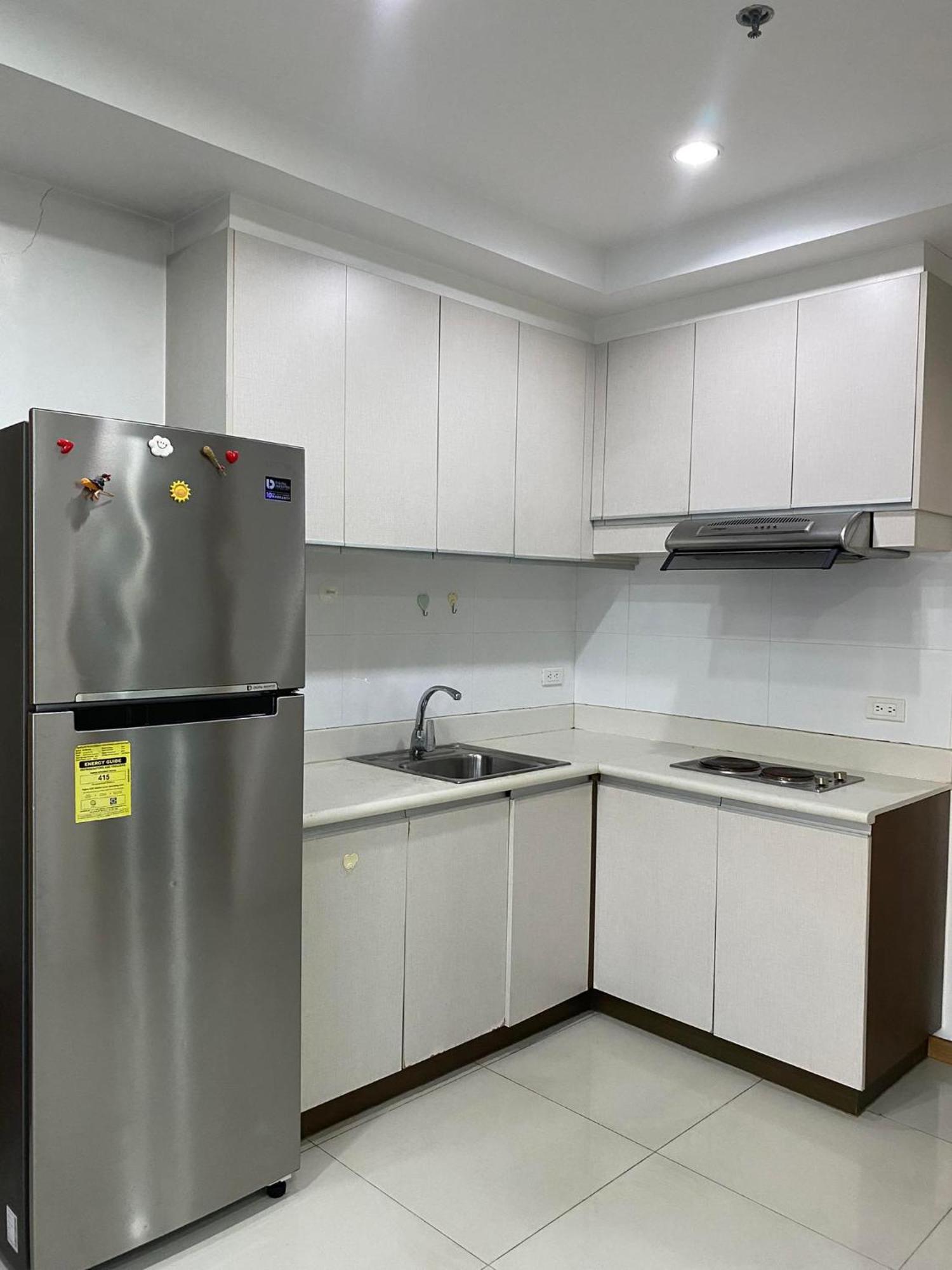 Snugglepod Condotel - Grand Riviera Suites, Us Embassy Manila, Roxas Blvd