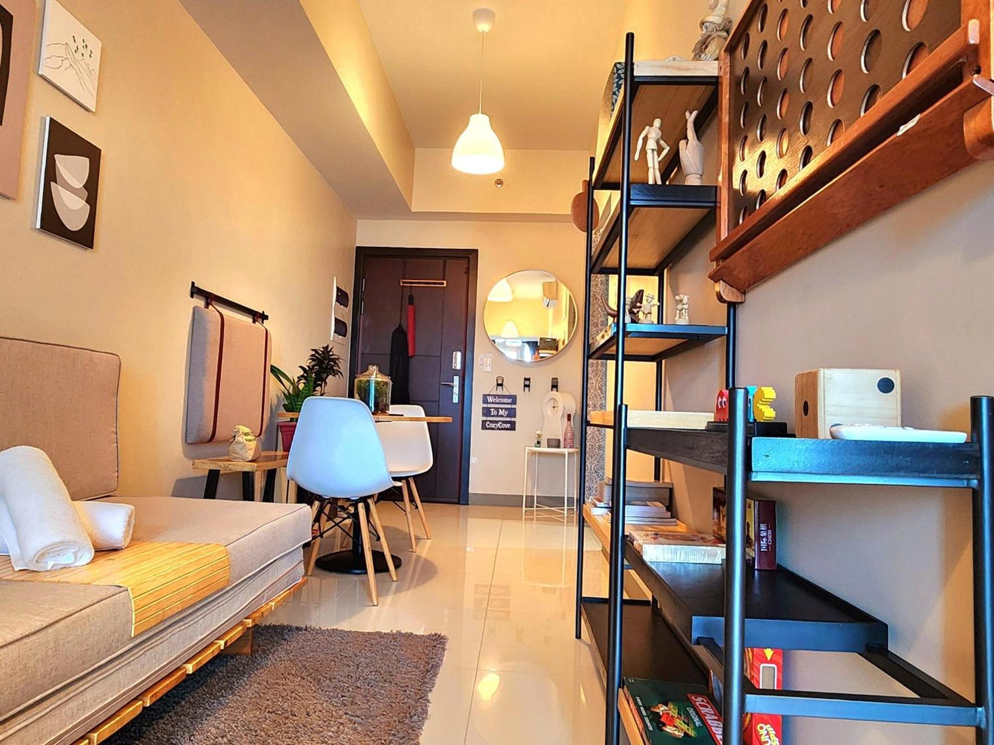 Spacious Unit At Uptown Parksuites Across Uptown Mall And Mitsukoshi Mall Free Parking With Washer Manila