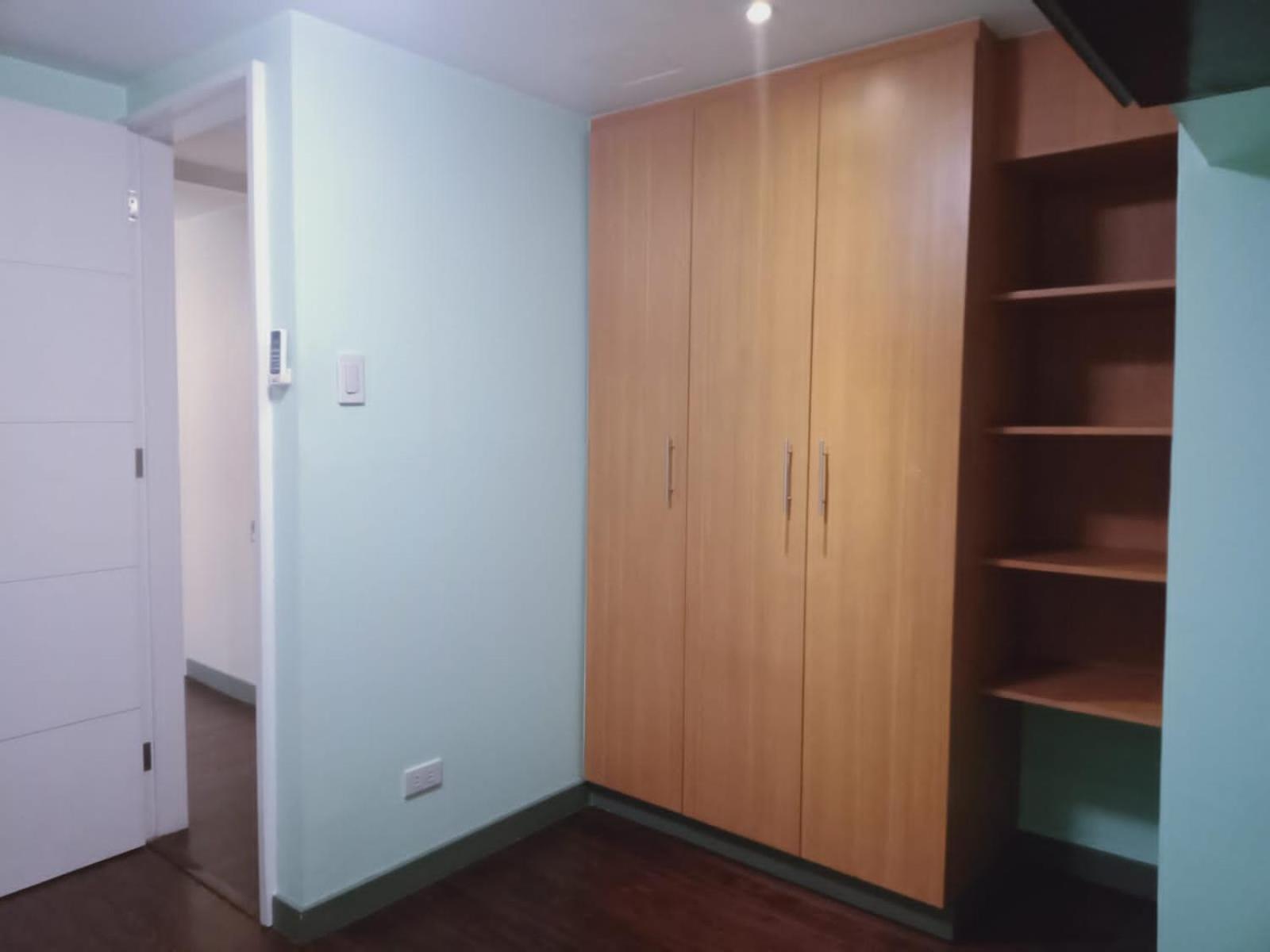 Apartment 2 Bedrooms Units Forbes Area 5th Avenue Bgc Center Manila