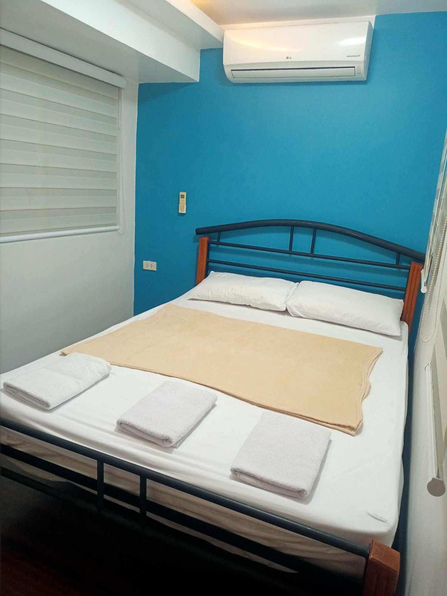 2 Bedrooms Units Forbes Area 5th Avenue Bgc Center Apartment Manila