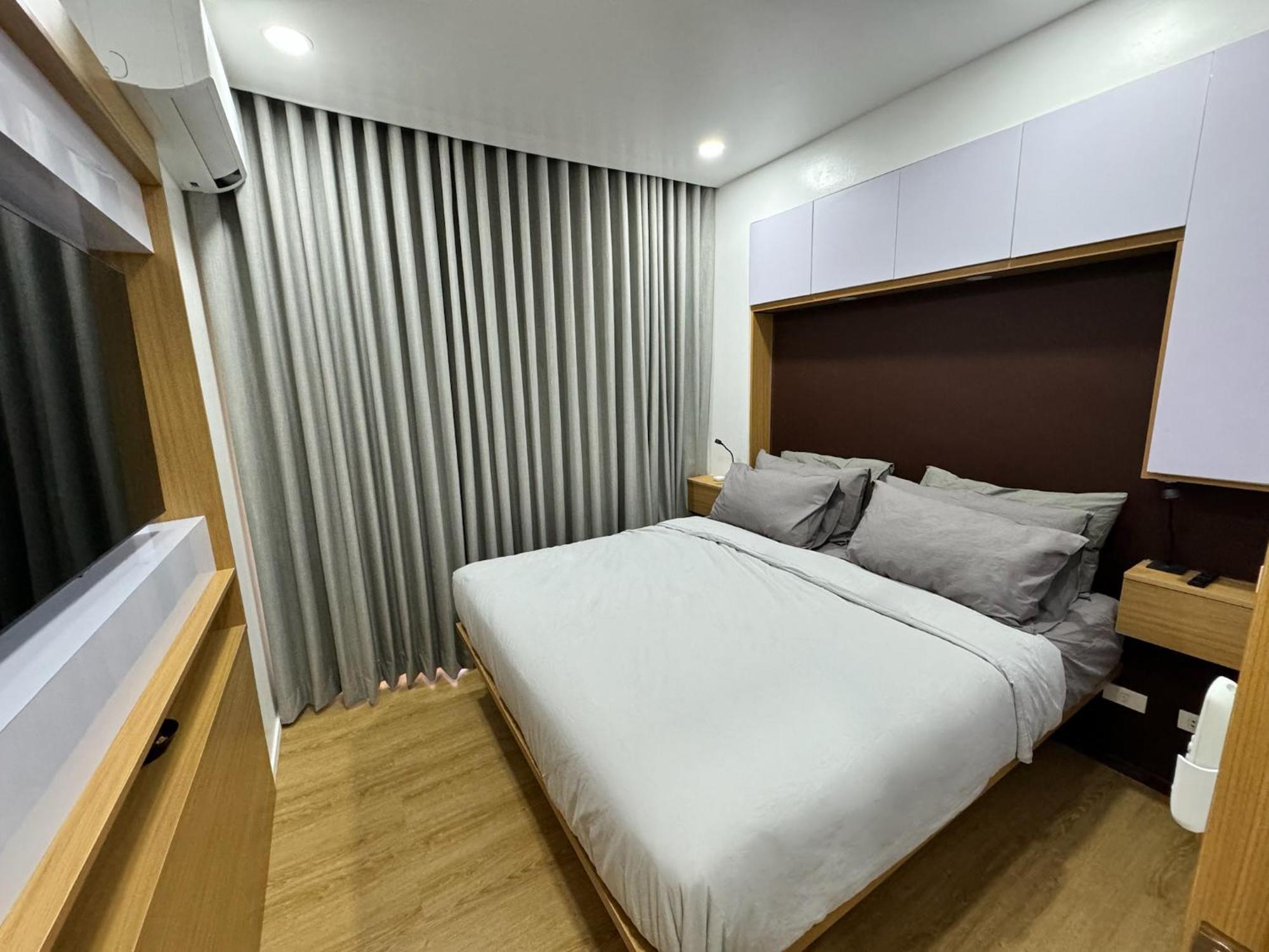 Stylish Staycation Near Bgc W/ Cinema Apartment Manila