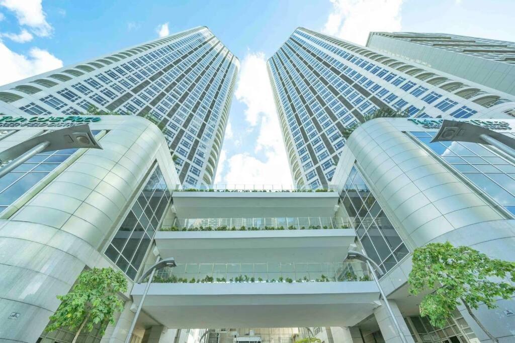 2 Bedroom Loft At Twin Oaks Place * Manila