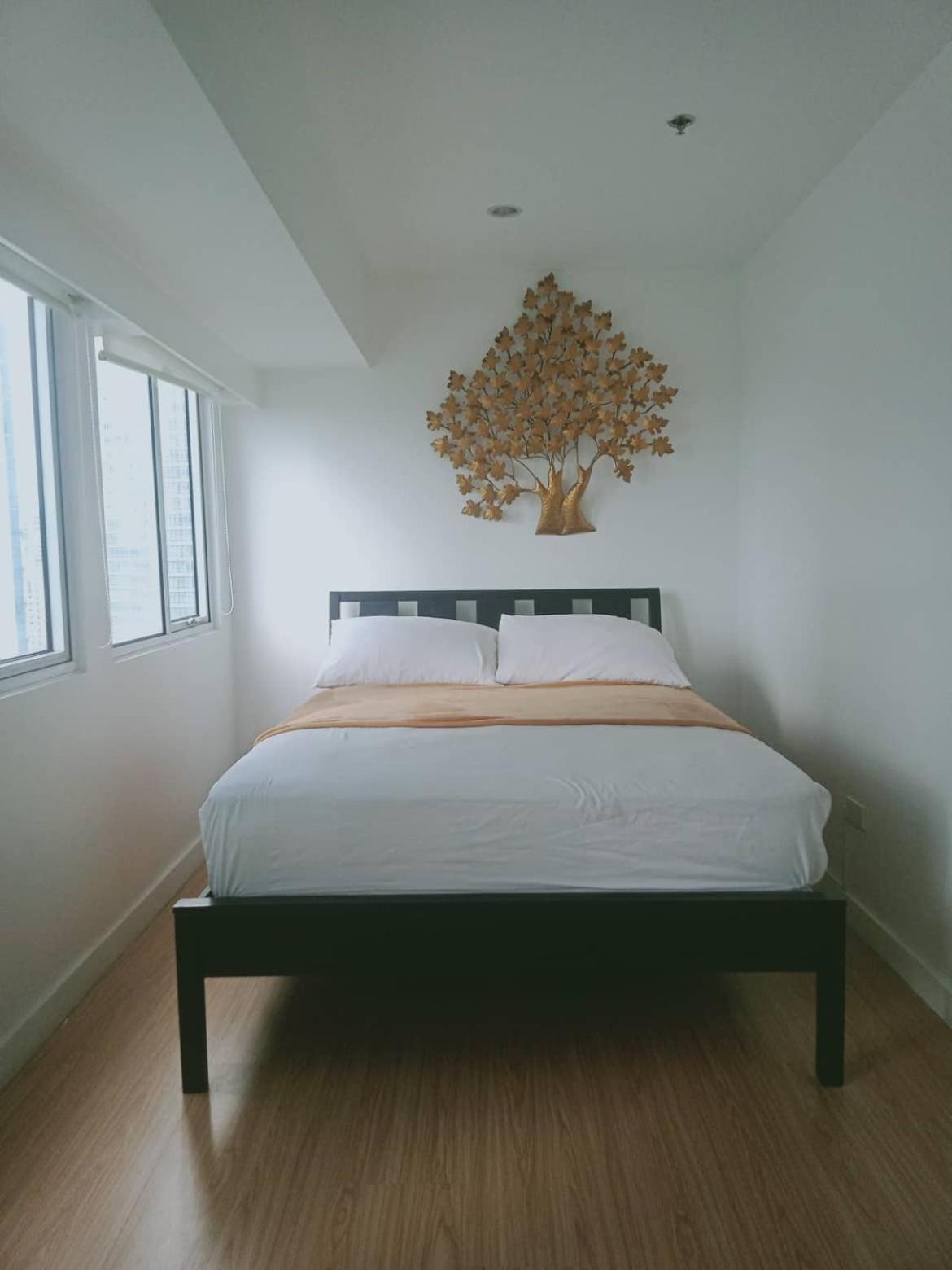 2 Bedrooms Units Forbes Area 5th Avenue Bgc Center Manila