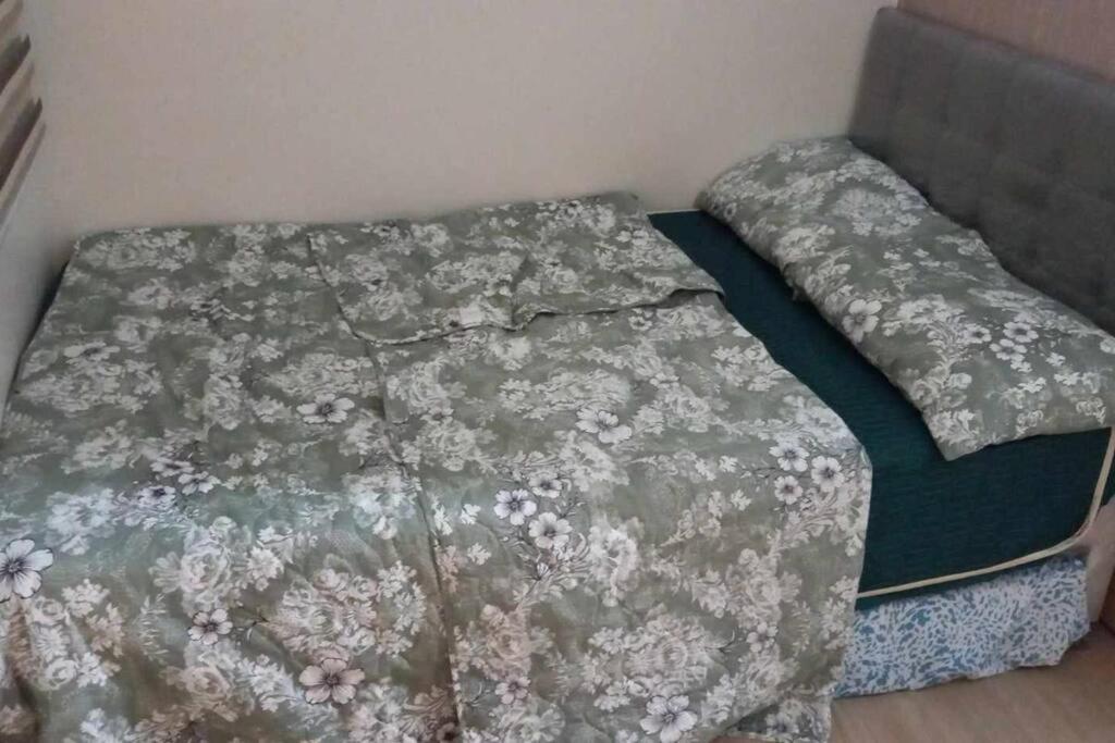Apartment Trees Residences 1 Bedroom With Netflix And Bluetootth Karaoke Speaker With 2 Mini Microphone *