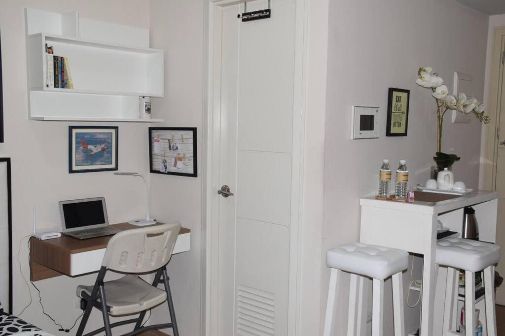 Apartment Spotless Cozy Unit @ 150 Newport Across Naia T3 Manila