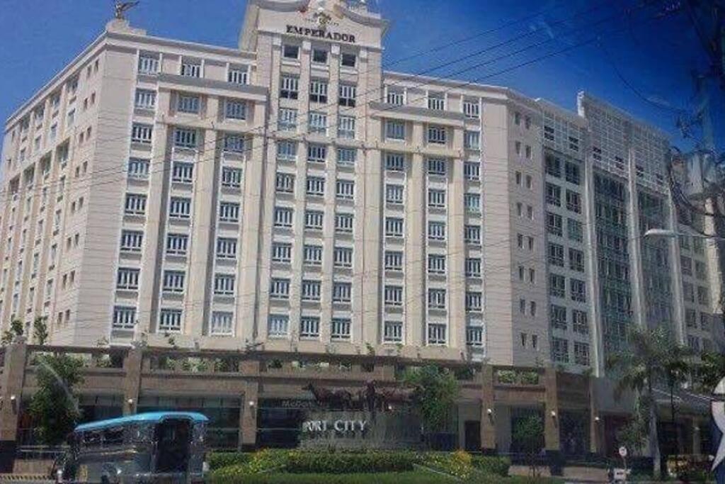 Spotless Cozy Unit @ 150 Newport Across Naia T3 Apartment