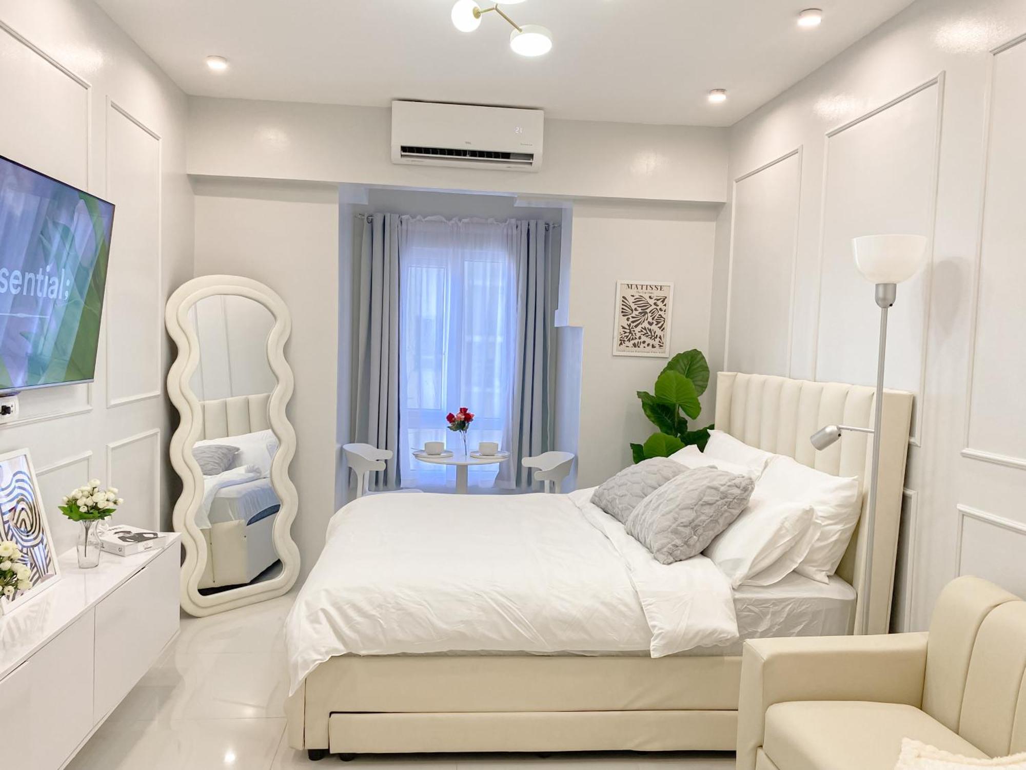 Luxx Haven Staycation - Quezon Bed & Breakfast *