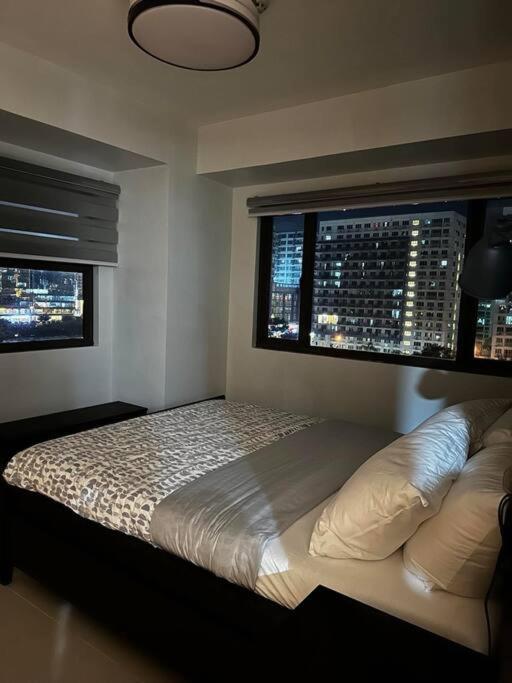 Apartment S Residences 2bedroom W/ Balcony At Entertainment Pasay