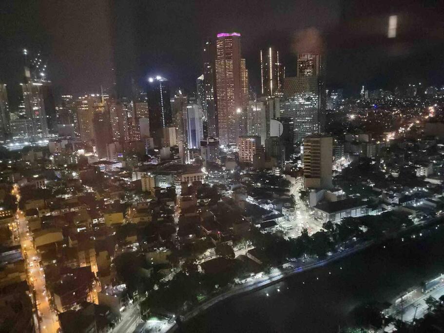 Bright Comfy W/wifi Near Makati/manila/philippines