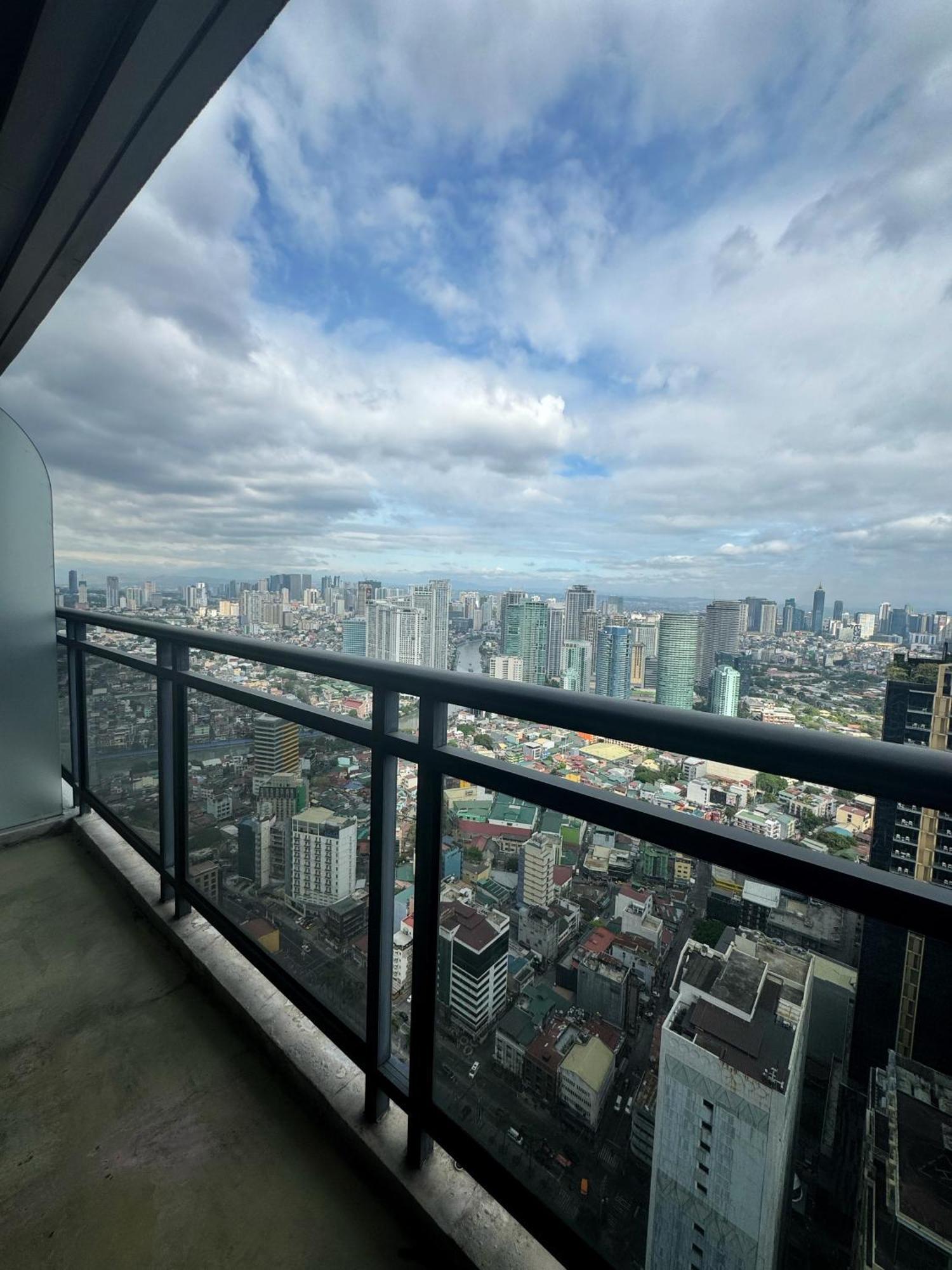 Private Studio In Gramercy, Poblacion Apartment