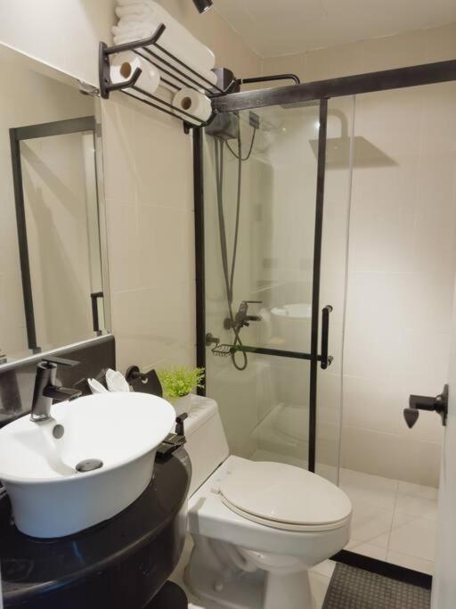 Cozy In Stamford Executive Residences Apartment *