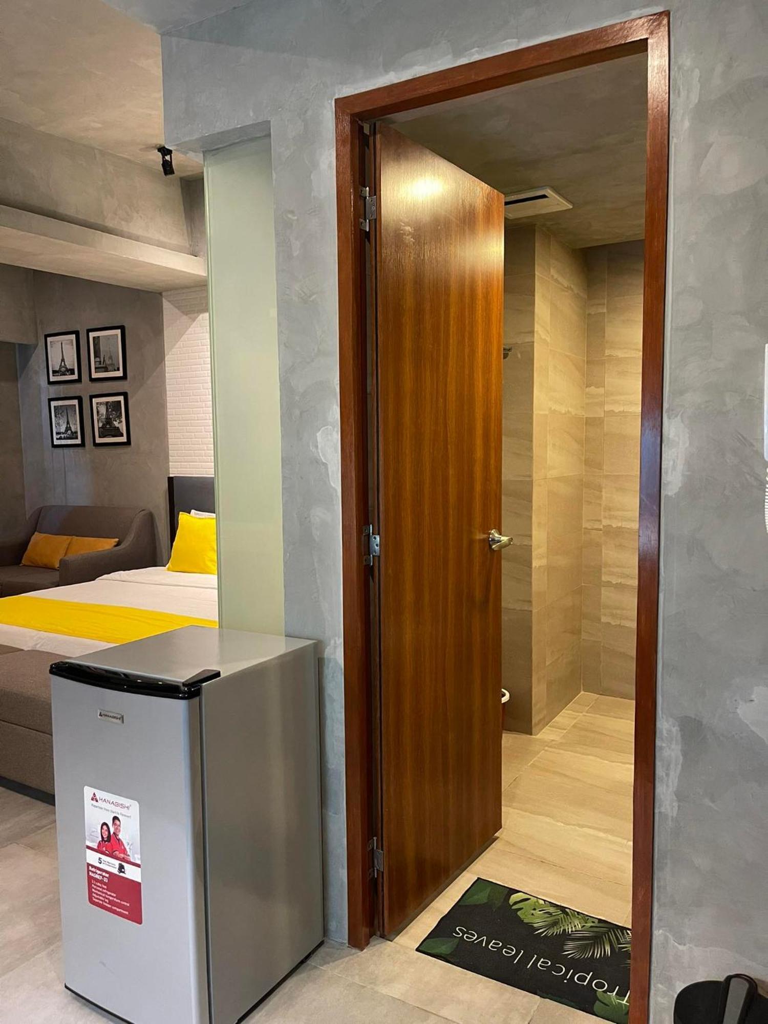 Service 2guests Allows Up To 5guests 19055