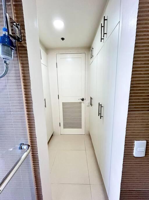Apartment 2 Bedroom Loft At Twin Oaks Place Manila