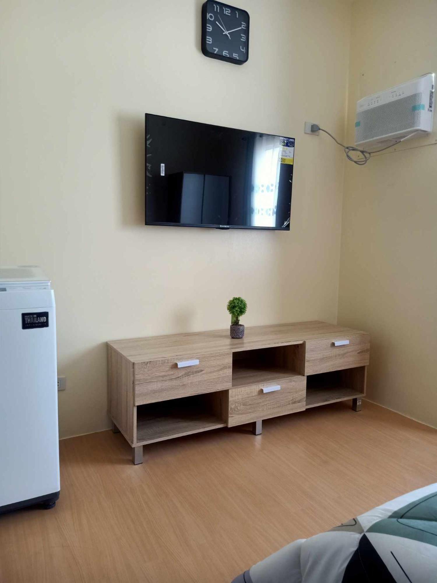 Coho The Hermosa - Staycation Unit And Balcony View With Swimming Pool And Open Court Access Apartment Manila
