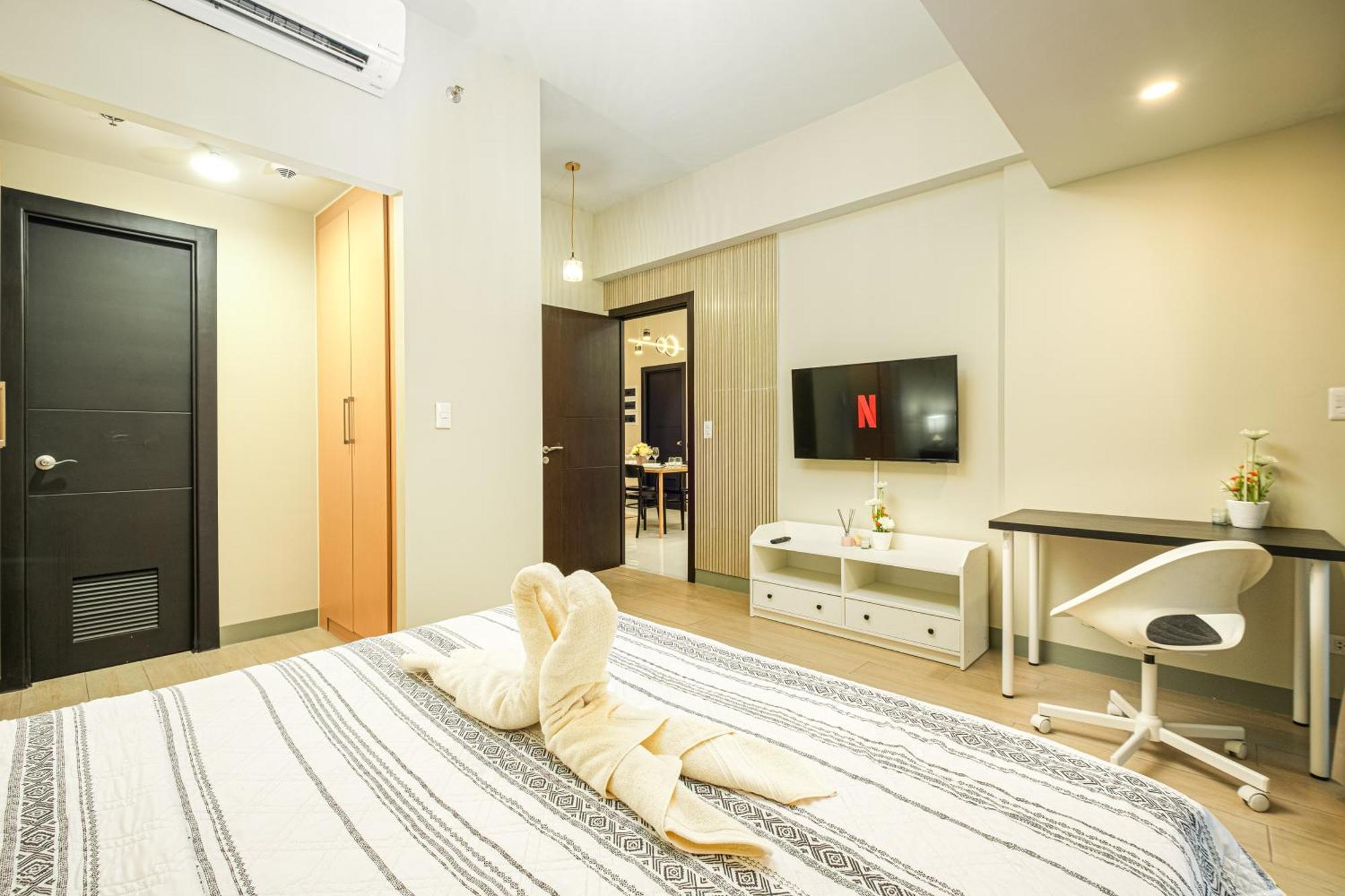 Premium 3br Uptownbgc W/ Bathtub & Balcony *