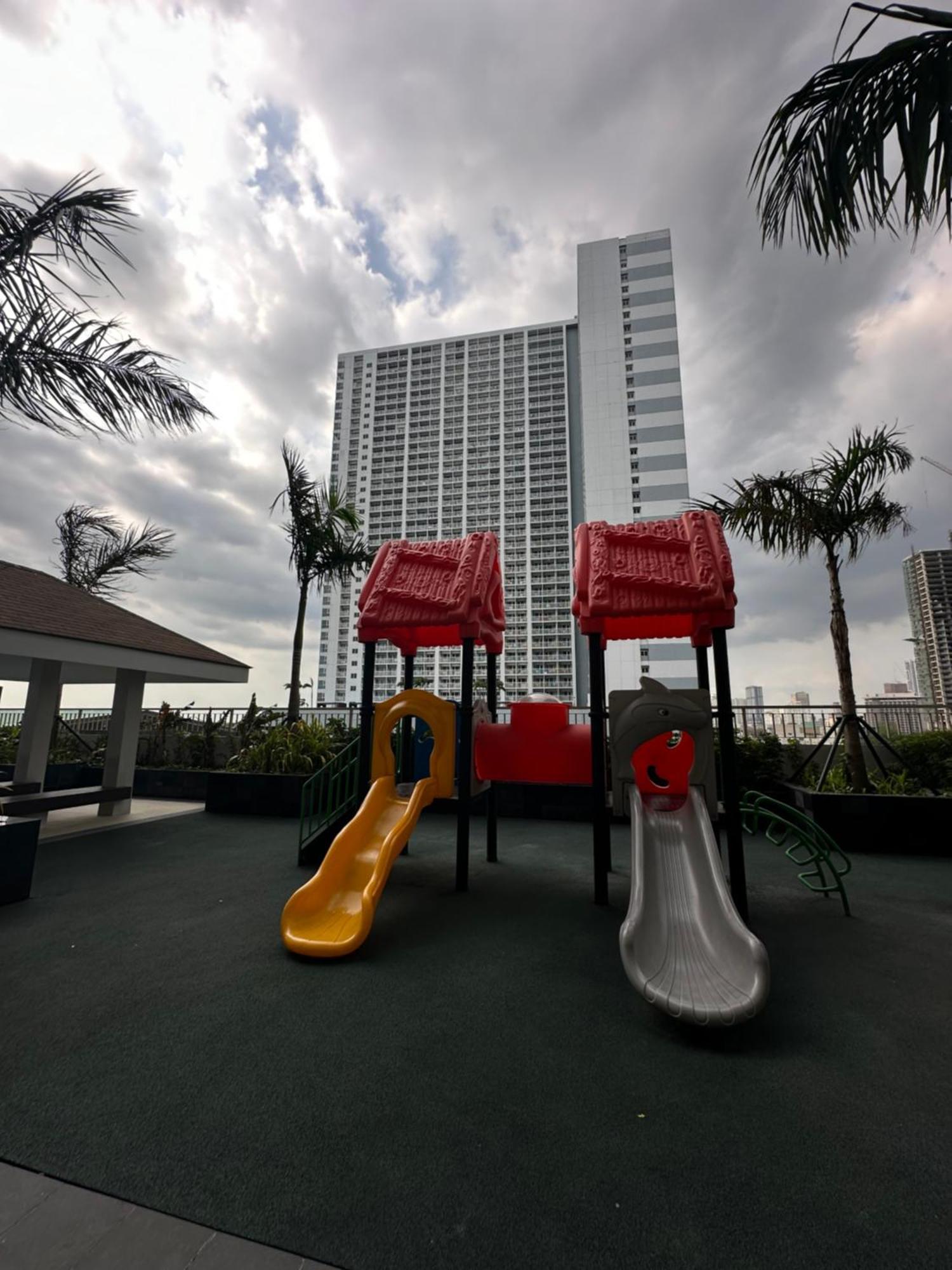 Chen's Cozy 2bedroom @ Coast Residences Manila