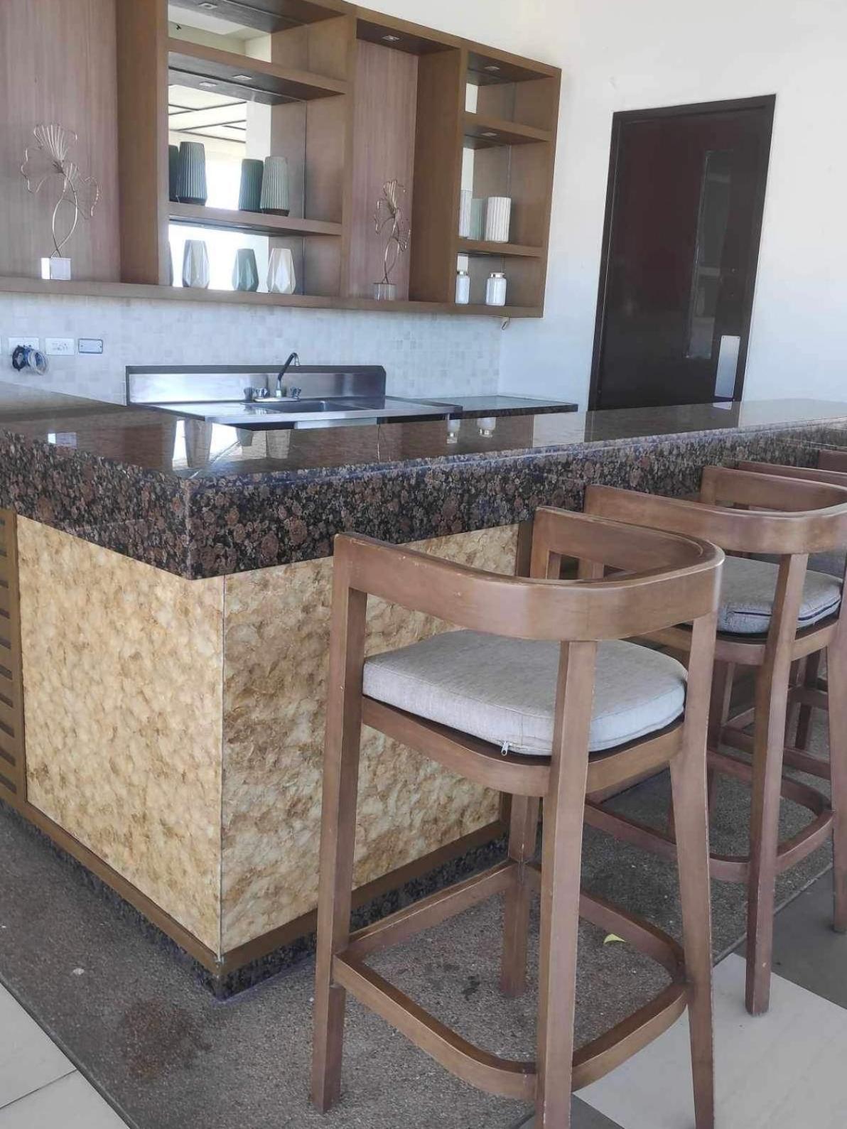 Modern Style 2br Good For 6 Packs Near Naia Manila