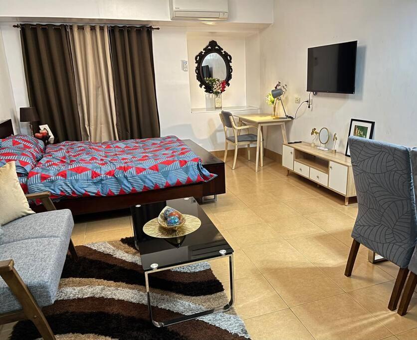 Apartment Spacious In Q.c. W/ Wifi,near Sm North