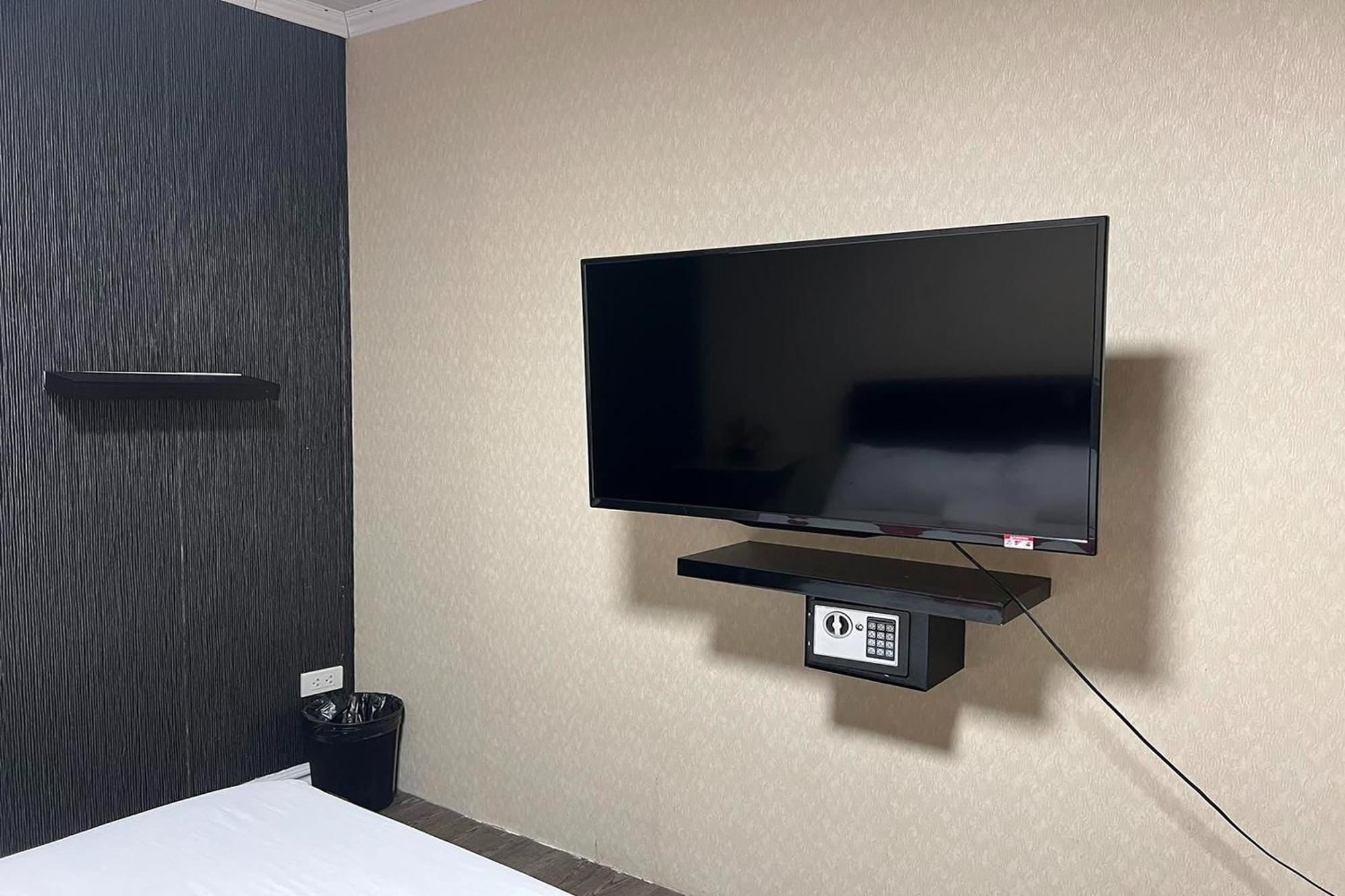 Hotel Remedios Center
