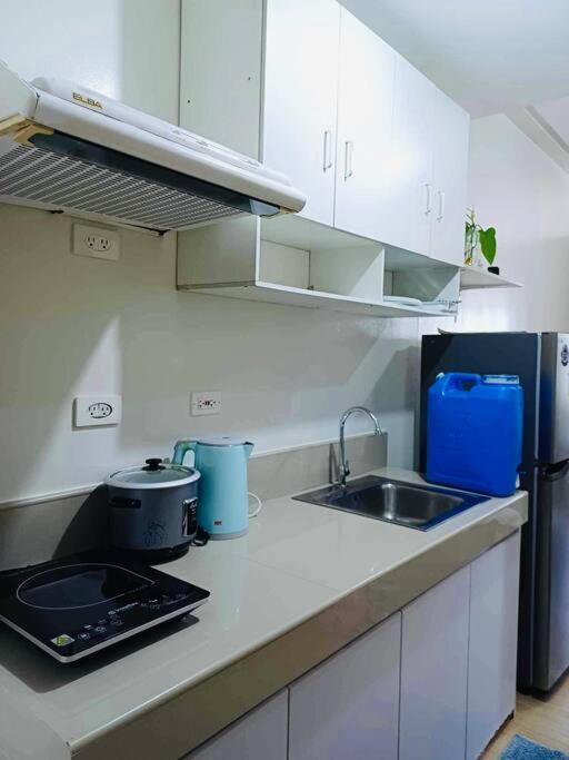 Jd's 1 Bed Staycation Apartment Manila