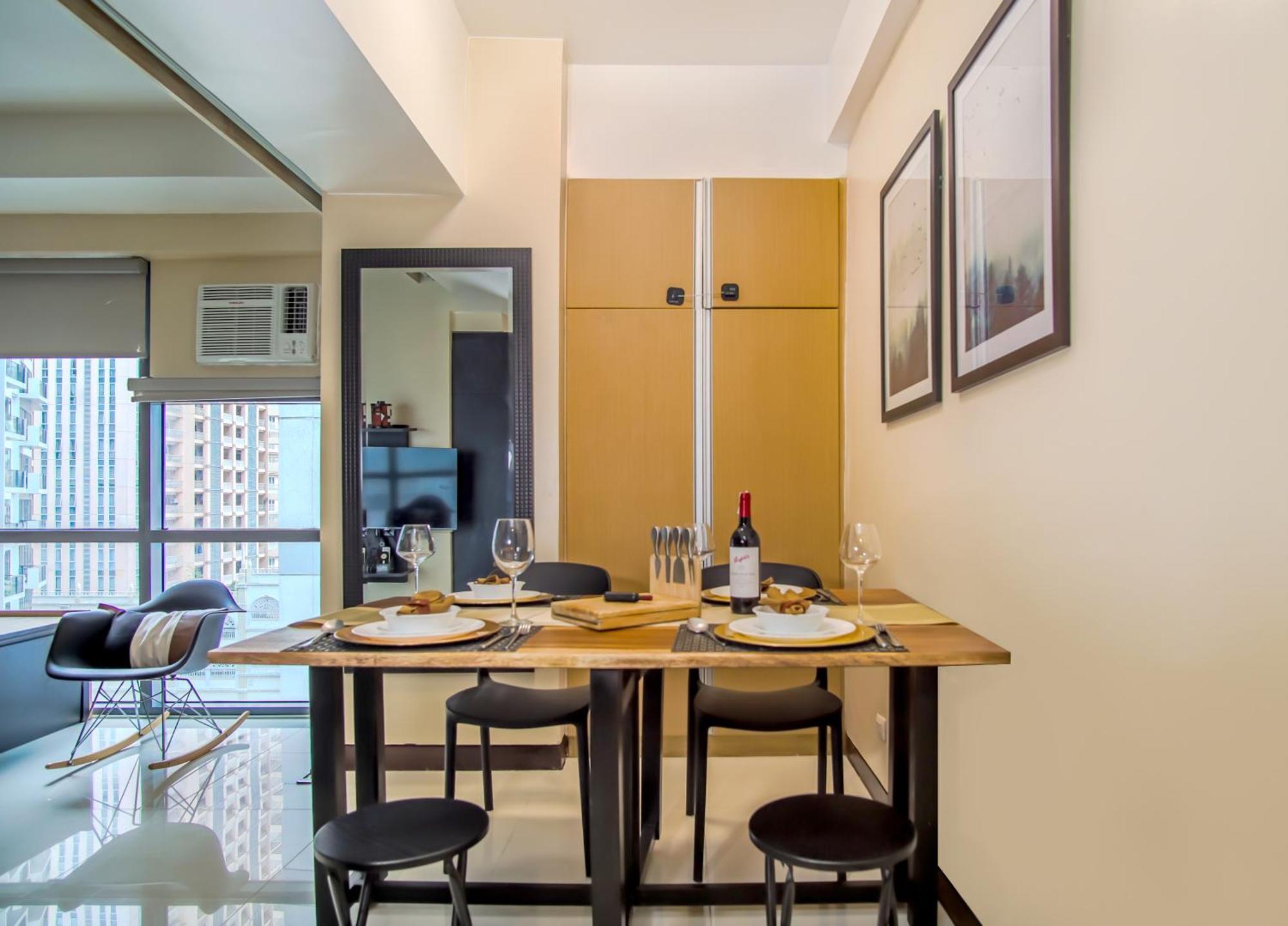Max Dwell Bgc Creative Space With 84 