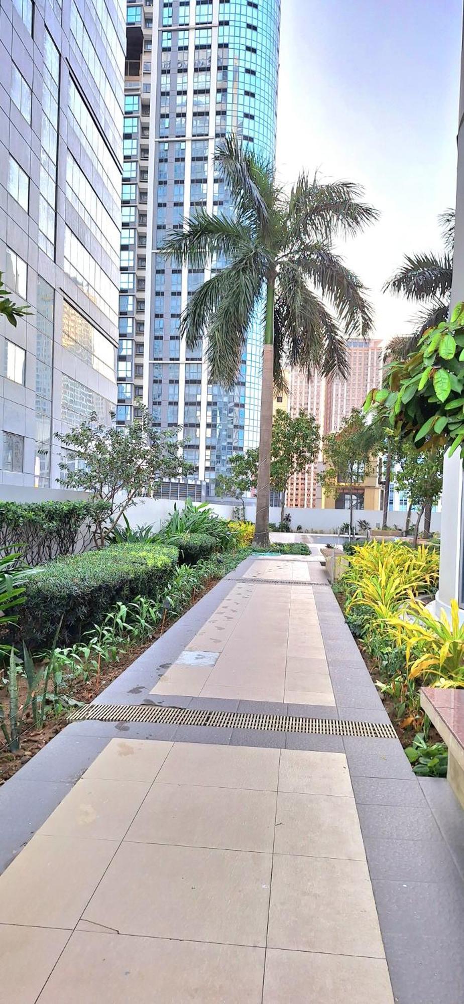 Eastwood Legrand 3 Cozy & Modern Type Manila