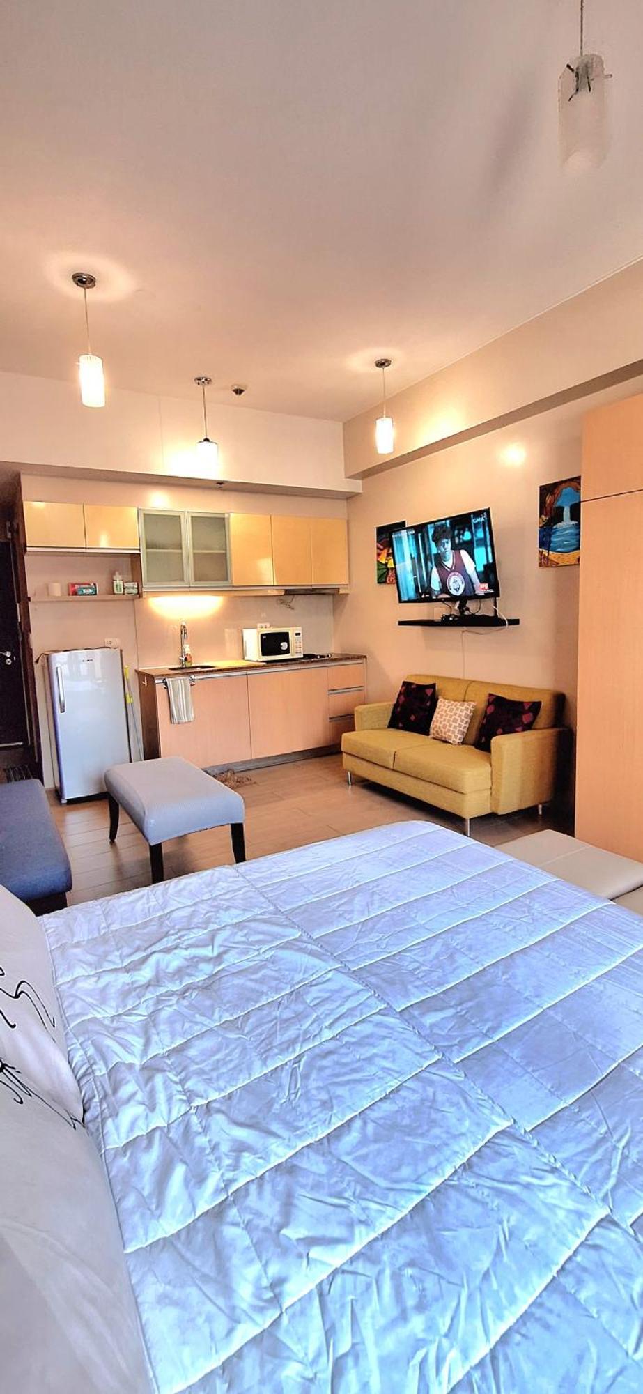 Eastwood Legrand 3 Cozy & Modern Type * Manila
