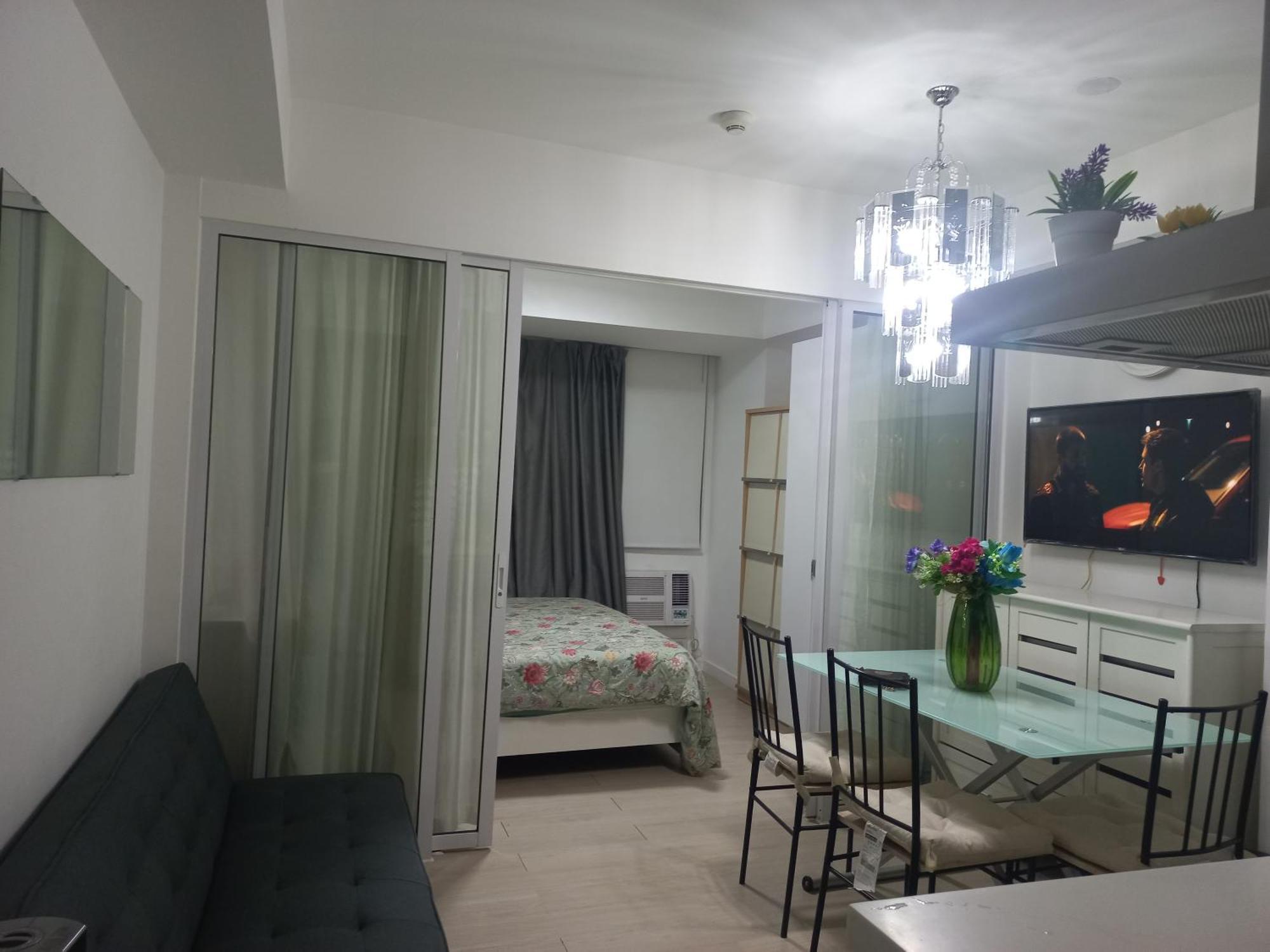 Azure Urban Staycation By Owner Only 2* Manila