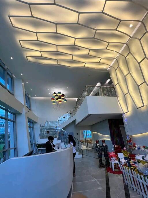 Private W/ Balcony Near Batasan, Ateneo, Up, Diliman, The Residences At Commonwealth