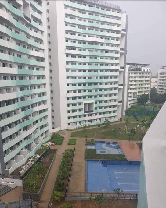 Apartment Private W/ Balcony Near Batasan, Ateneo, Up, Diliman, The Residences At Commonwealth *