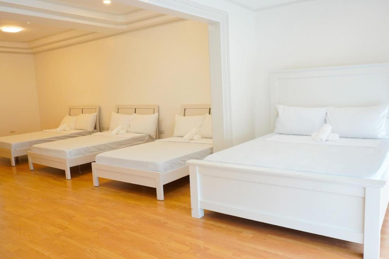 Holiday home Makati Altean Manila