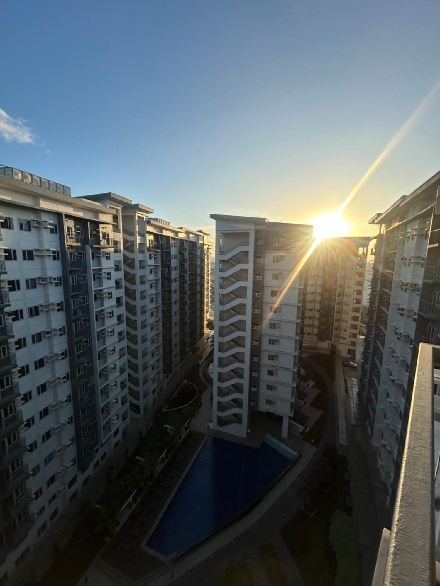 Justrelax Staycation At Vine Residences