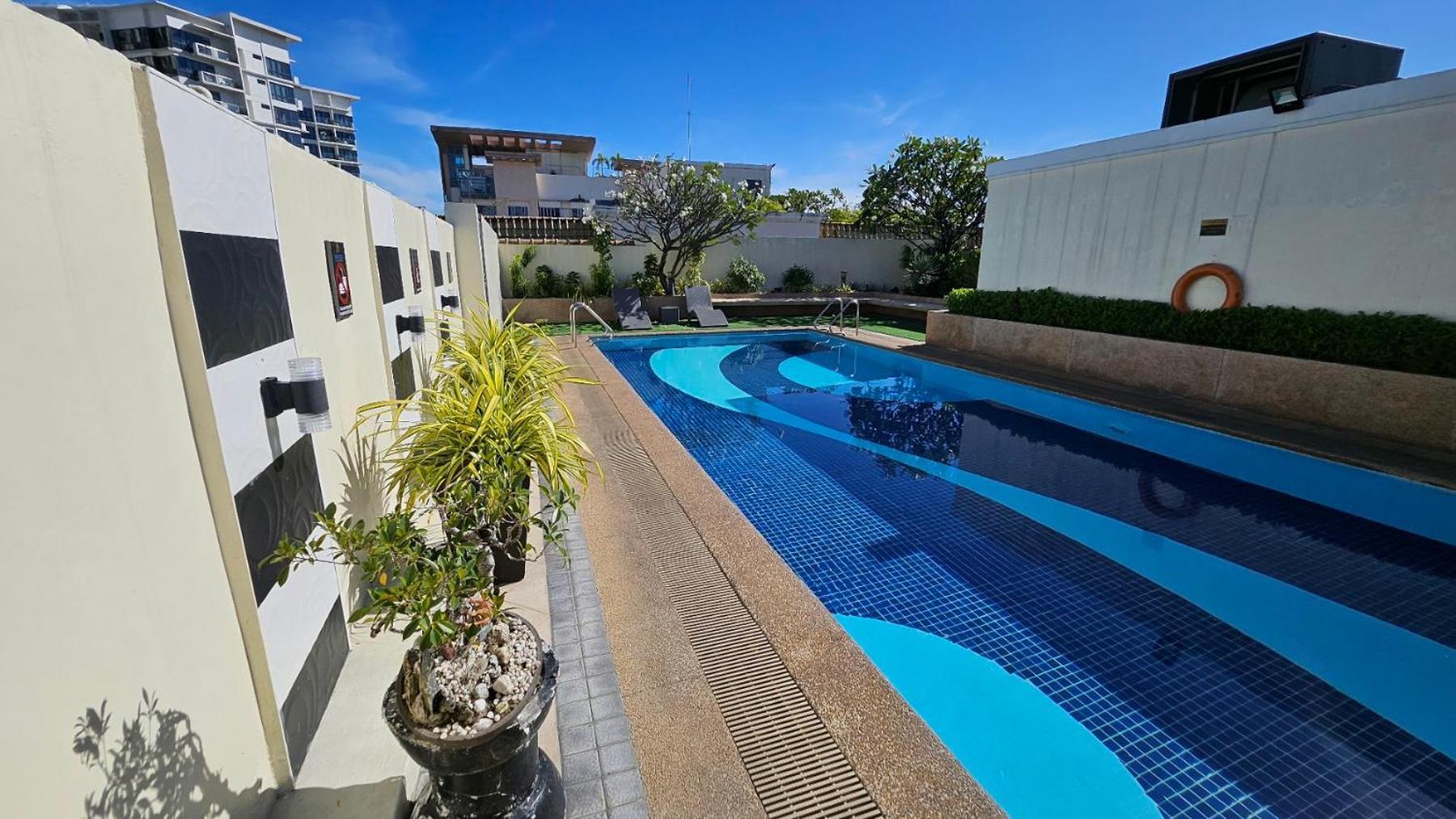 Apartment For Rent In Upper Mckinley Hill, Taguig Manila