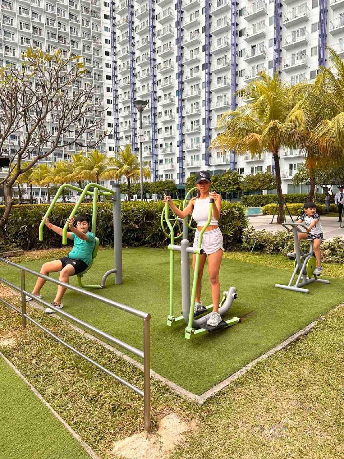 Makati Sm Jazz Staycation With Balcony * Manila