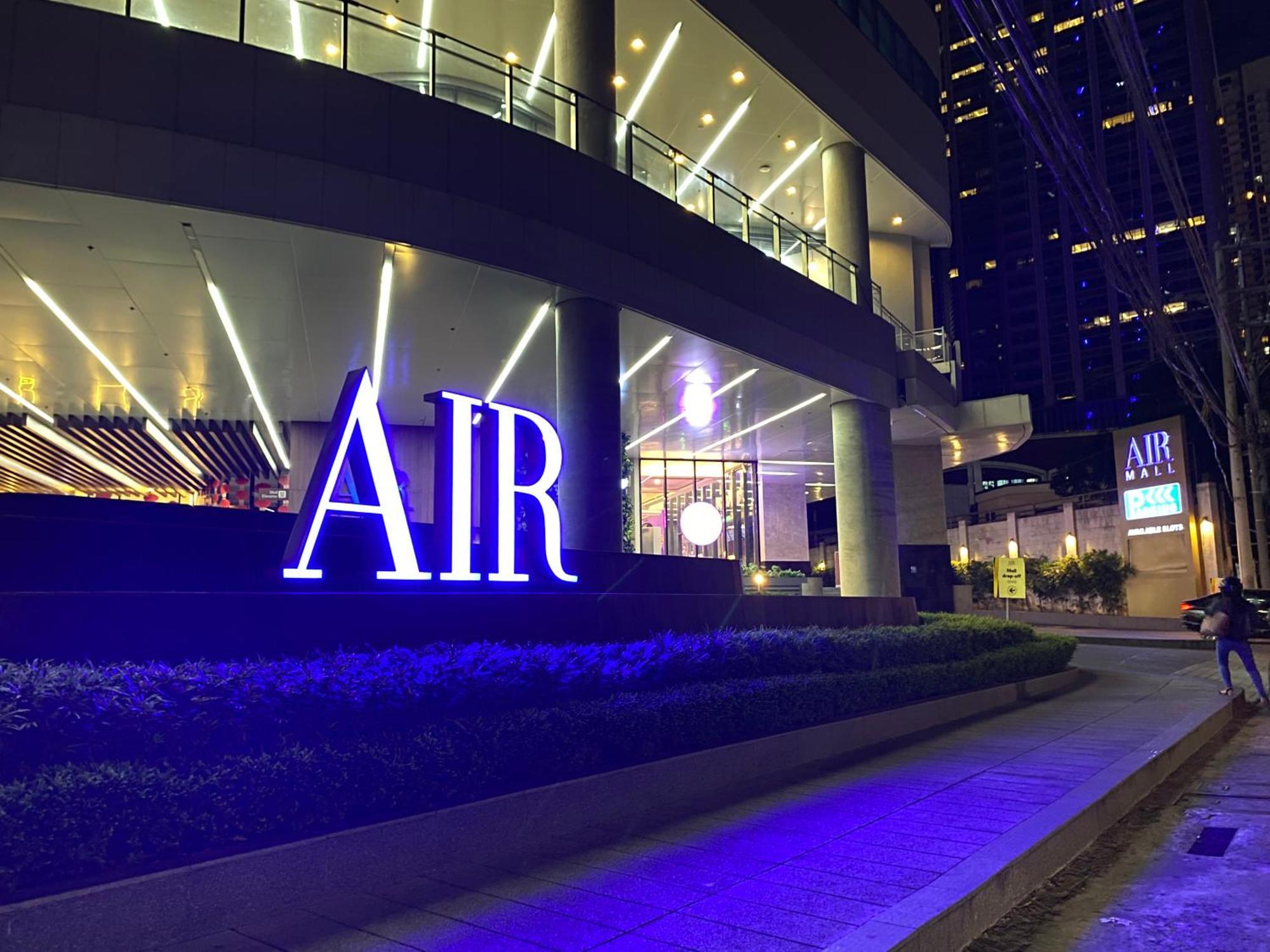 Frost At Air Residences Makati Apartment