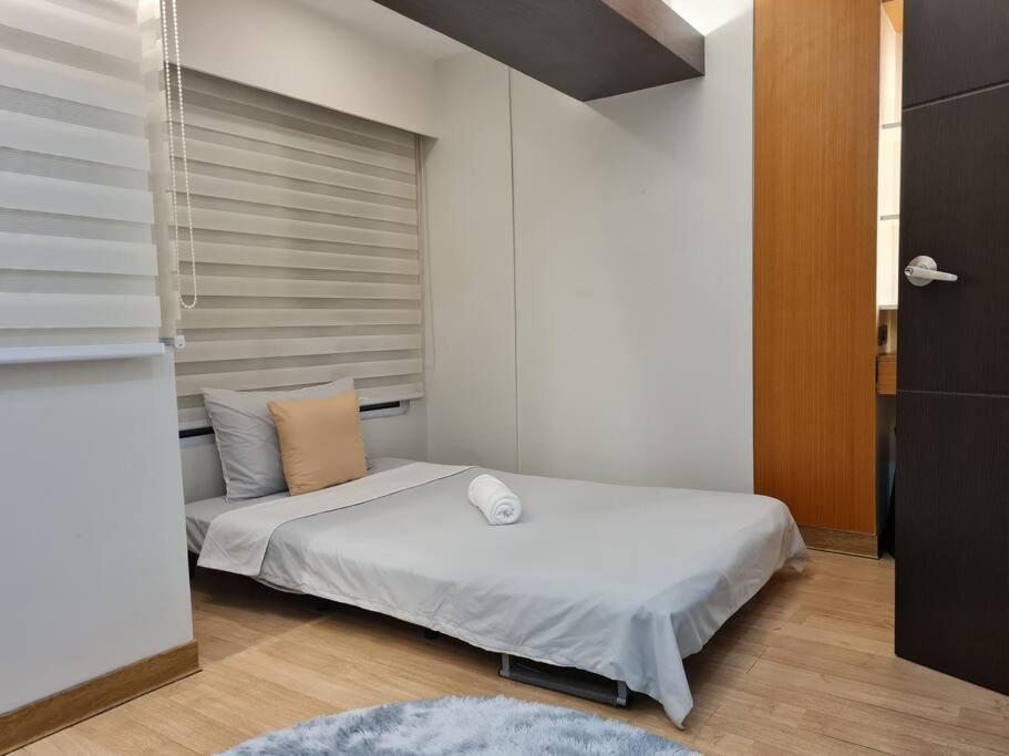 Apartment Cozy 2br In Bgc Near Golf Course - B Tb