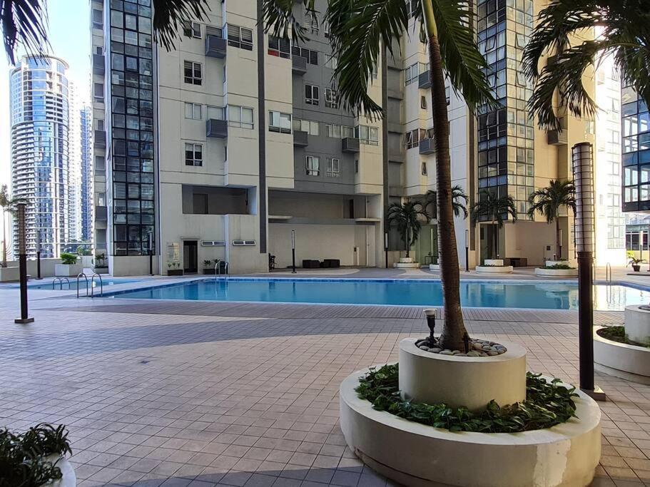 Cozy 2br In Bgc Near Golf Course - B Tb Apartment *