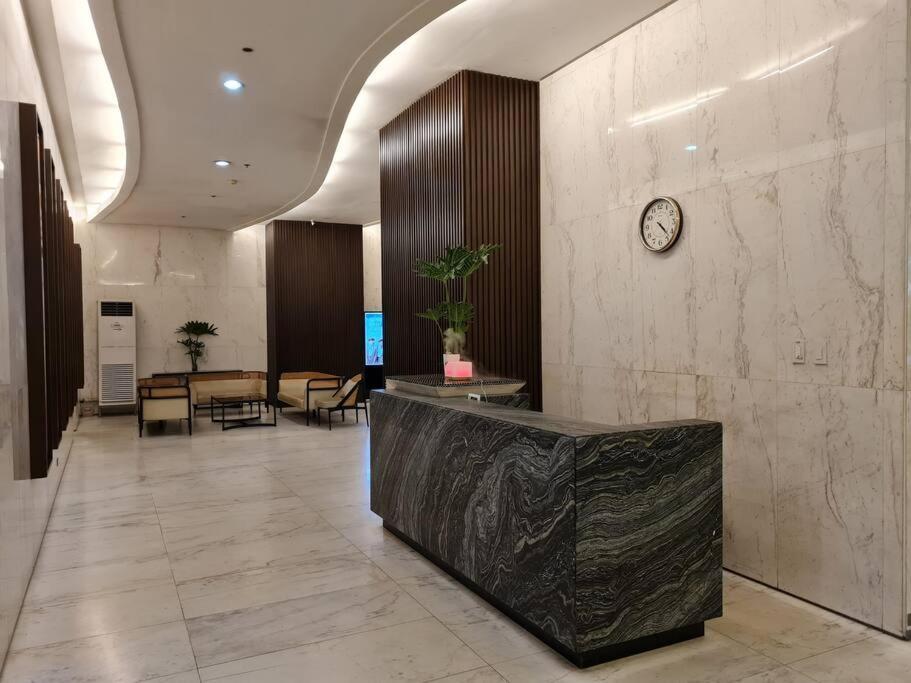 Apartment Cozy 2br In Bgc Near Golf Course - B Tb *