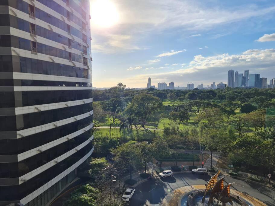 Apartment Cozy 2br In Bgc Near Golf Course - B Tb Manila