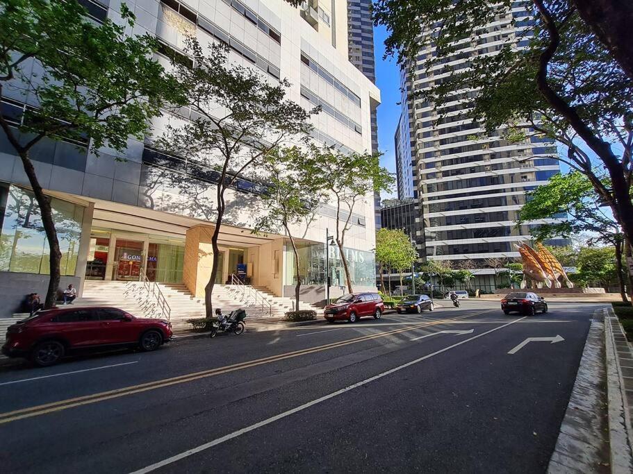 Cozy 2br In Bgc Near Golf Course - B Tb Manila